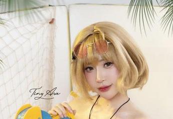 捣蛋的Tiny Asa咯——找到了万圣节美图的最佳壁纸候选！